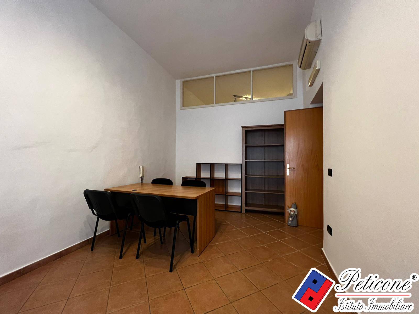 Locale in affitto a Fondi, Centro