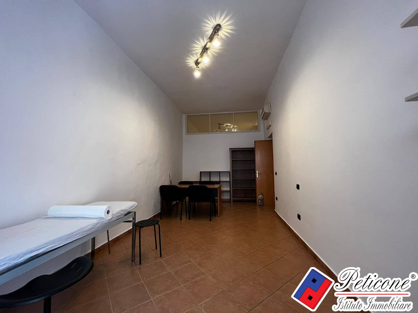 Locale in affitto a Fondi, Centro
