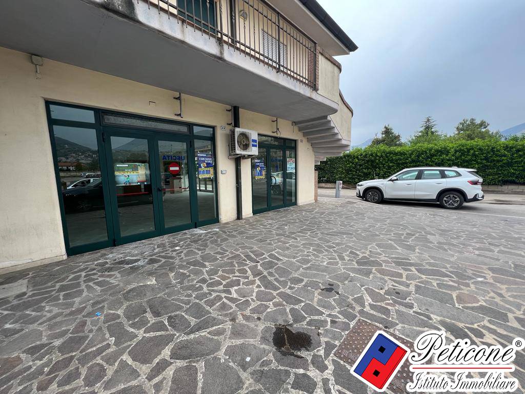 Locale in affitto a Fondi, Centro