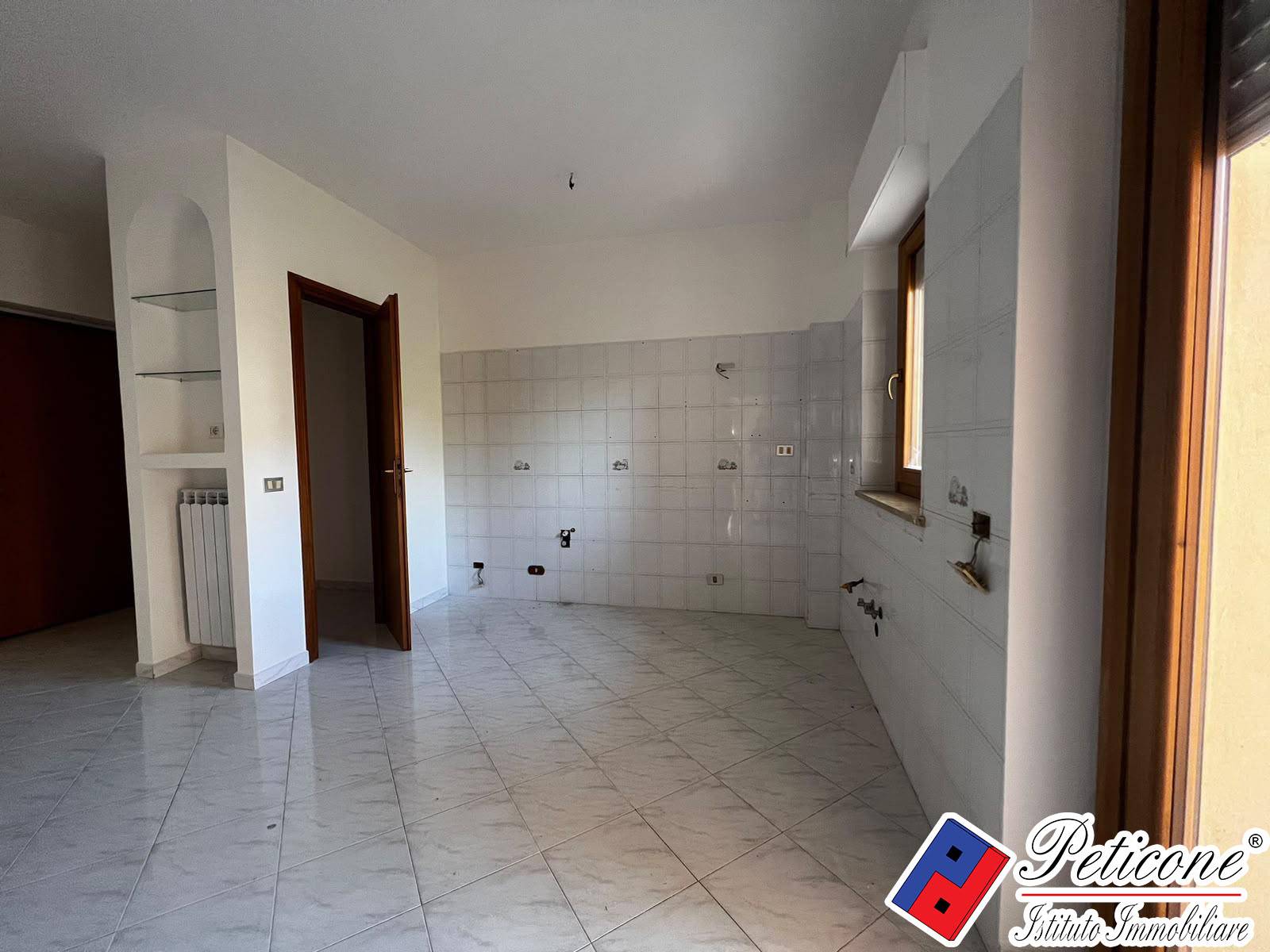 Appartamento in vendita a Fondi, Centro