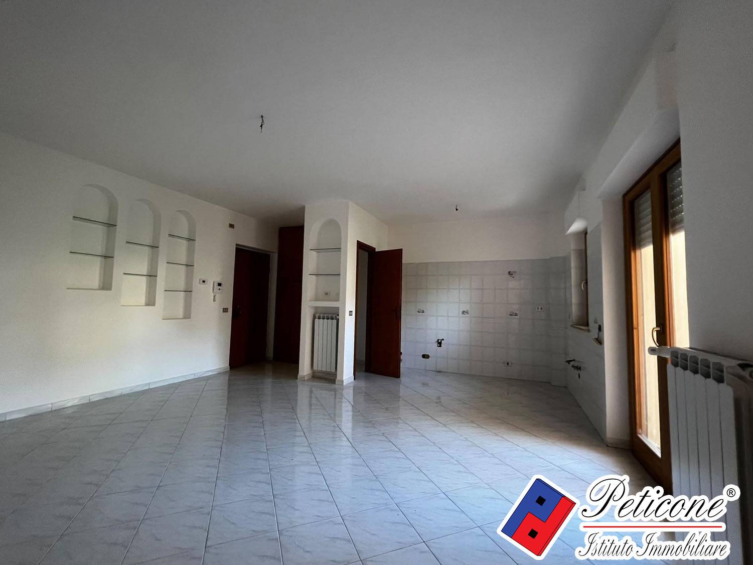 Appartamento in vendita a Fondi, Centro