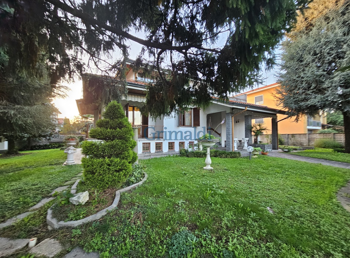 Villa con giardino a Vittuone