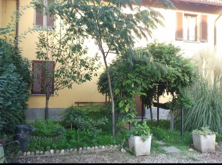 Casa indipendente con giardino a Robecco sul Naviglio