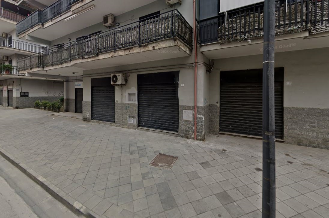 Locale commerciale in vendita a Casalnuovo di Napoli