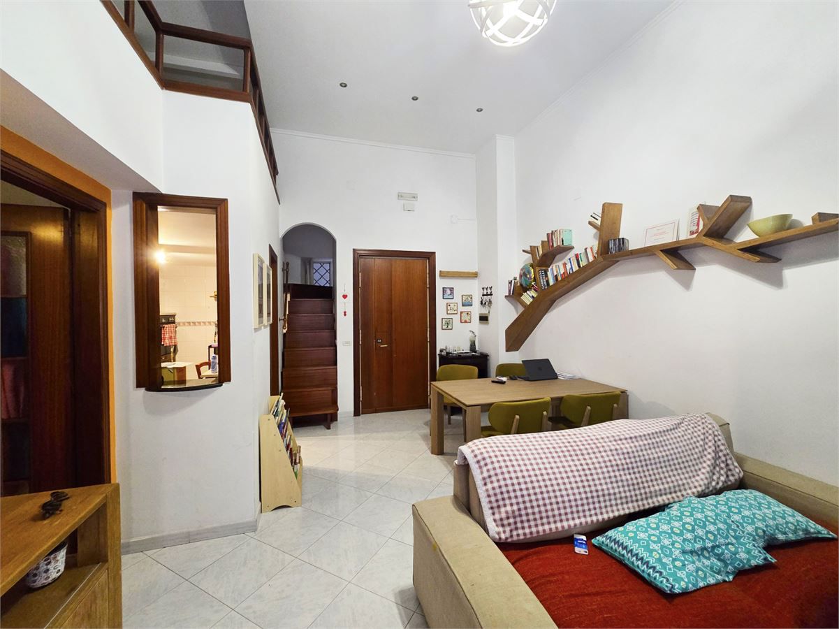 Trilocale in affitto a Napoli