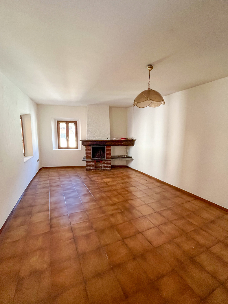 Trilocale in vendita a Porlezza