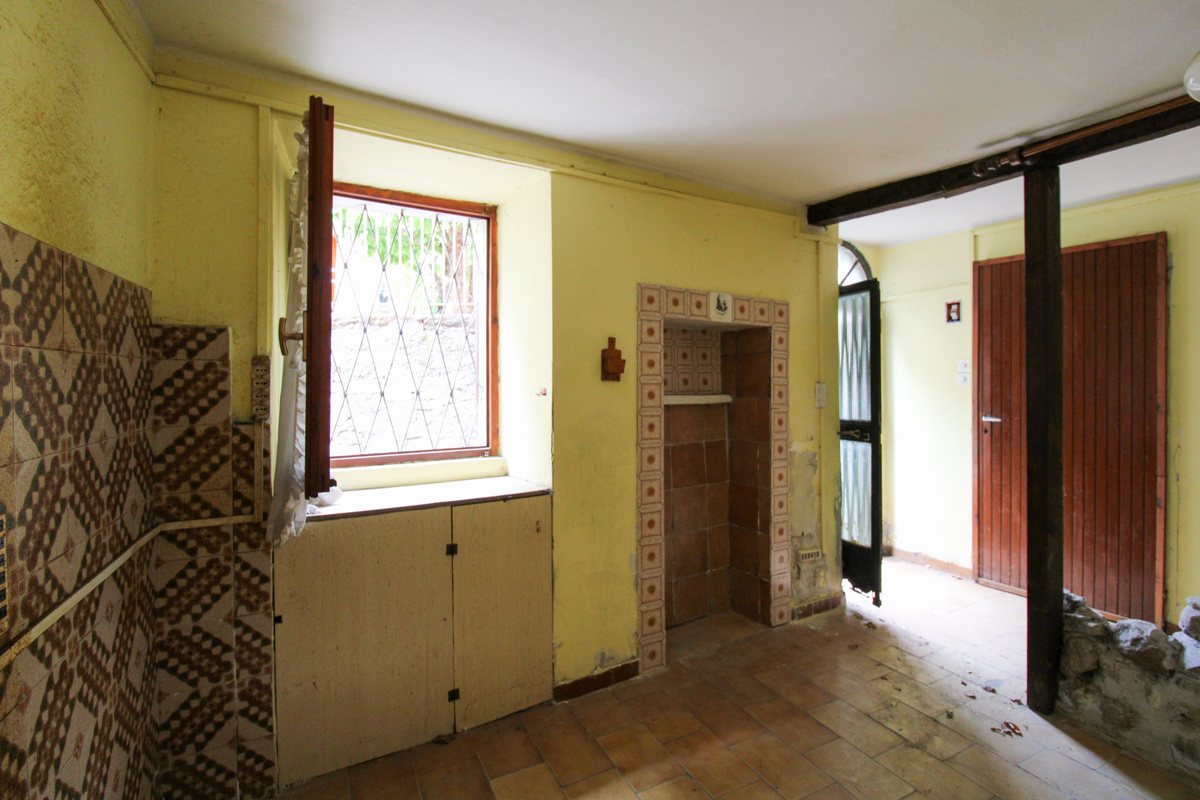 Casa indipendente da ristrutturare a Blessagno