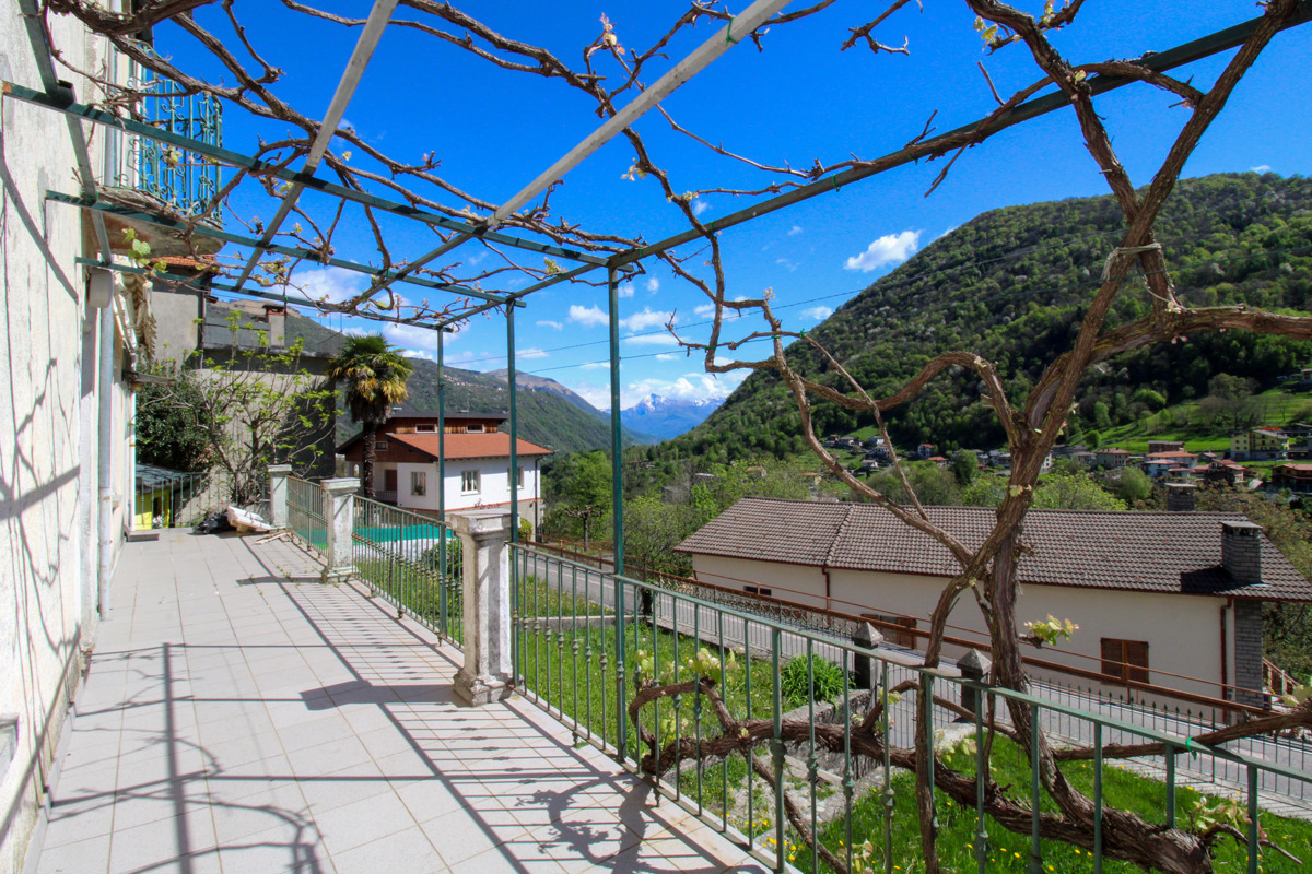 Casa indipendente in vendita a Schignano