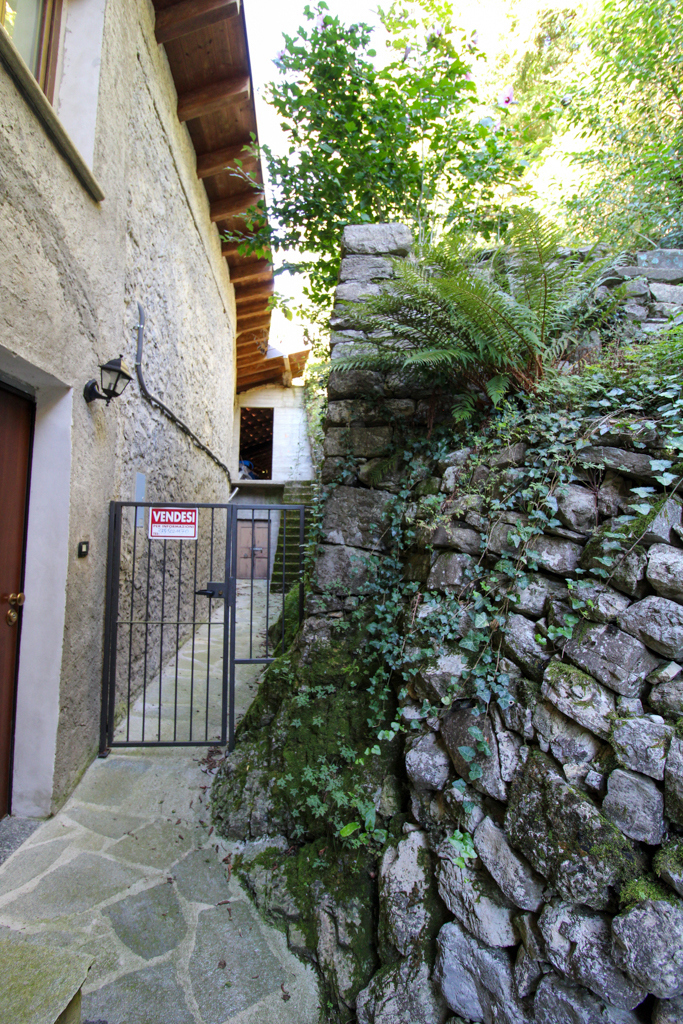 Rustico con giardino a Valsolda