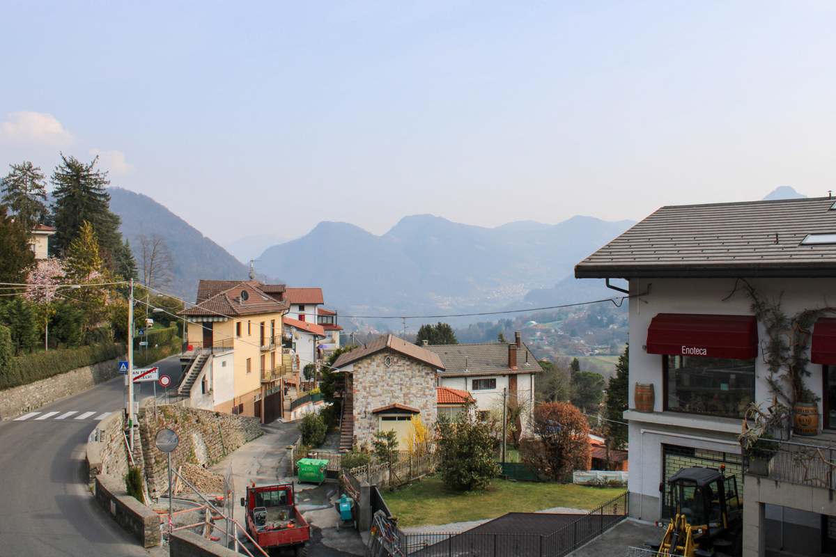 Trilocale con giardino a Centro Valle Intelvi