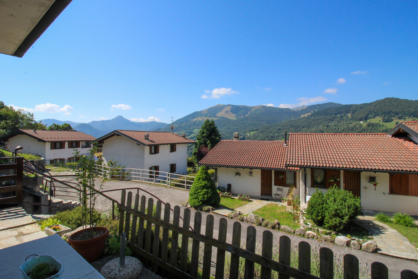 Quadrilocale in vendita a Centro Valle Intelvi