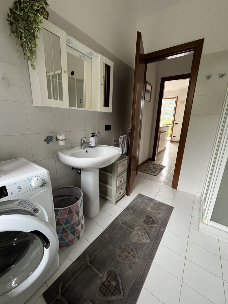 Trilocale in vendita a Faggeto Lario