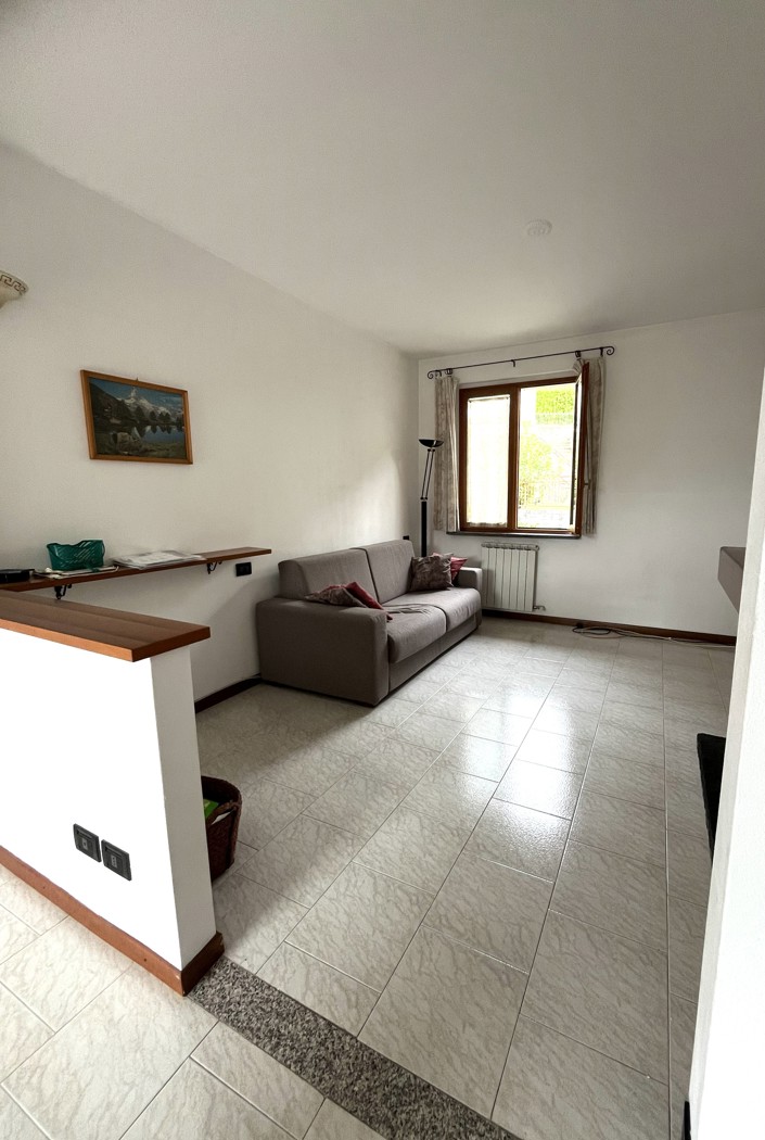 Trilocale in vendita a Faggeto Lario