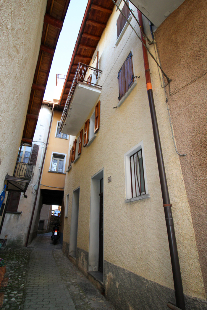 Casa indipendente in vendita a Ponna