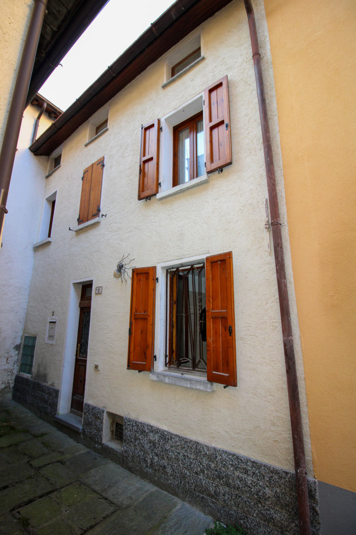 Casa indipendente in vendita a Ponna