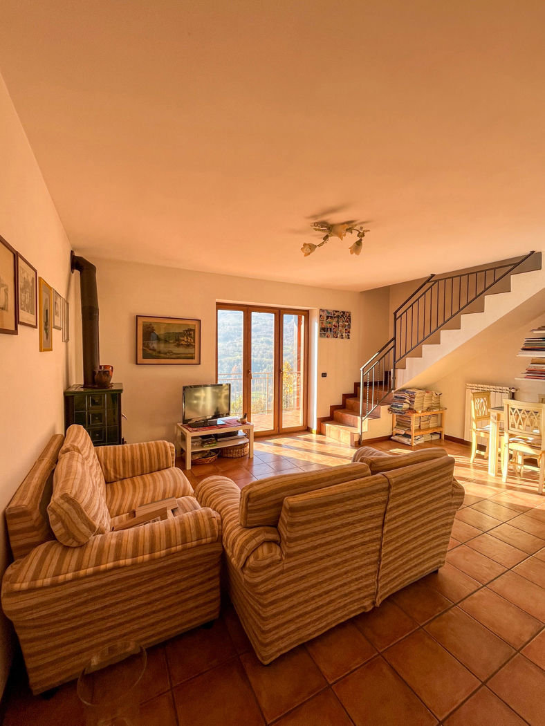 Trilocale con giardino a Blessagno