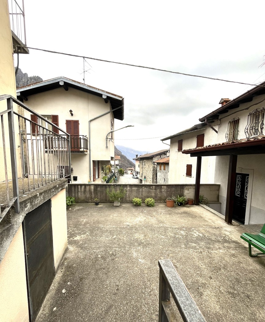 Casa indipendente da ristrutturare a Cusino