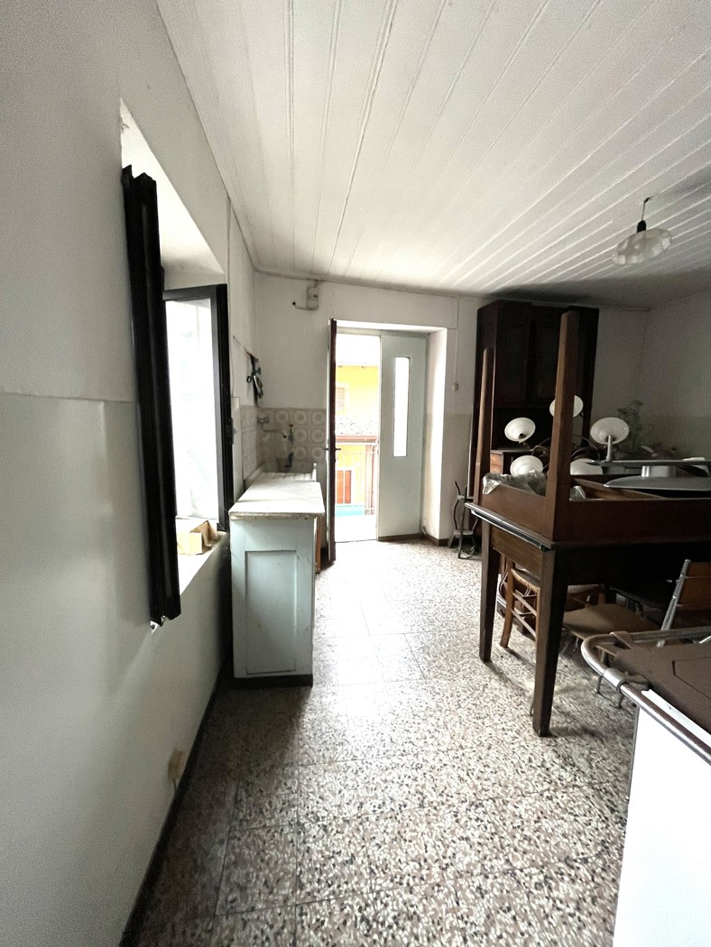 Casa indipendente da ristrutturare a Cusino