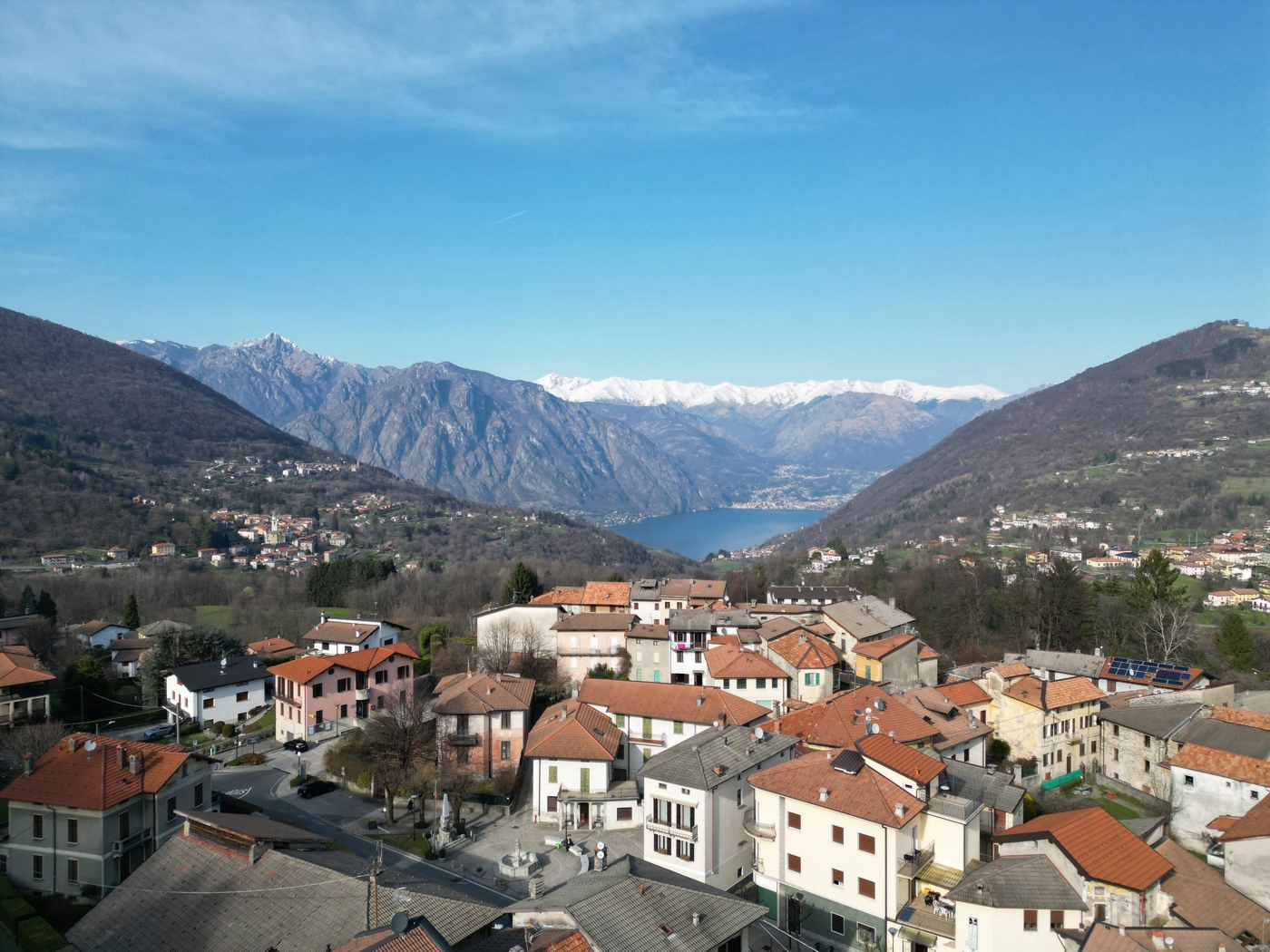 Casa indipendente con giardino a Alta Valle Intelvi