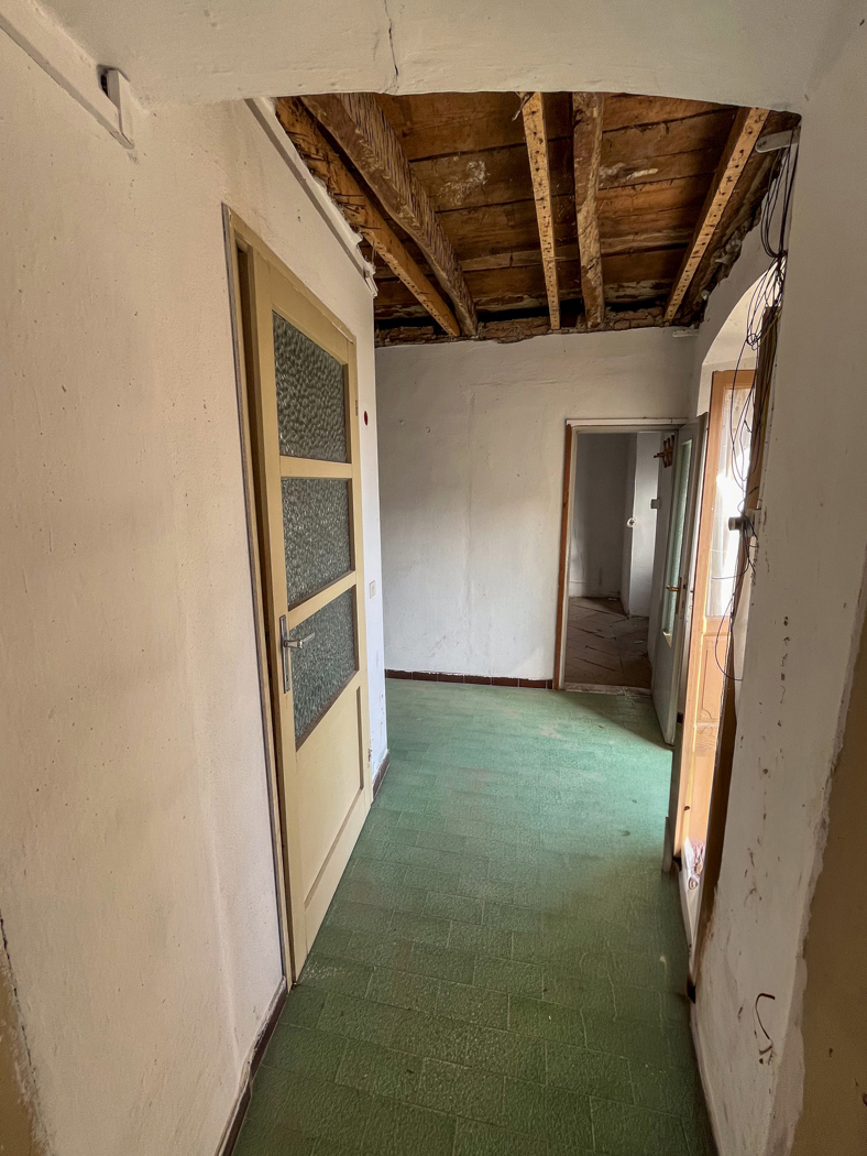 Casa indipendente con giardino a Alta Valle Intelvi