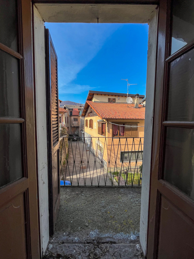 Casa indipendente con giardino a Alta Valle Intelvi