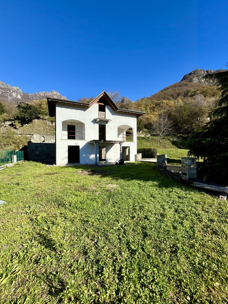 Villa in vendita a Valsolda