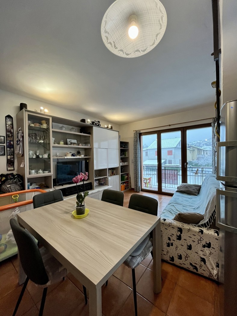 Quadrilocale in vendita a Centro Valle Intelvi