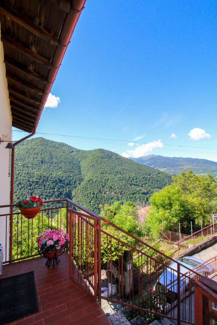 Casa indipendente con giardino a Ponna