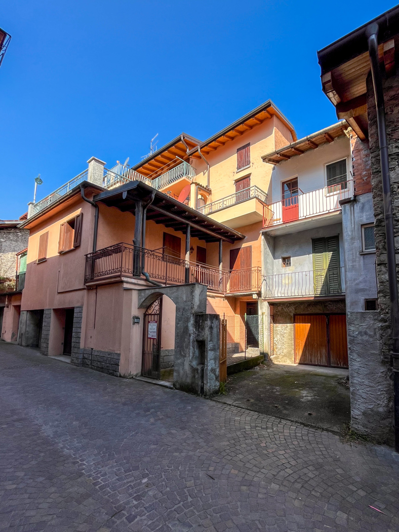 Trilocale in vendita a Porlezza