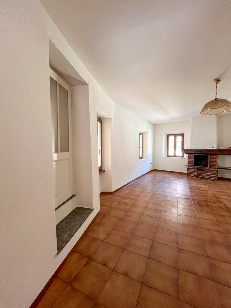 Trilocale in vendita a Porlezza