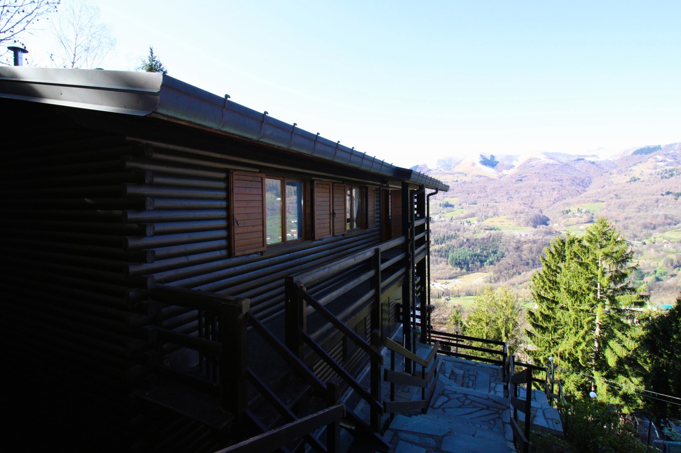 Quadrilocale in vendita a Centro Valle Intelvi