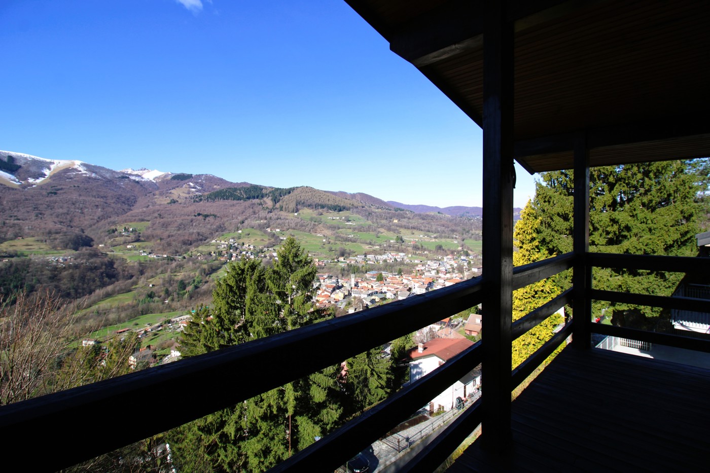 Quadrilocale in vendita a Centro Valle Intelvi