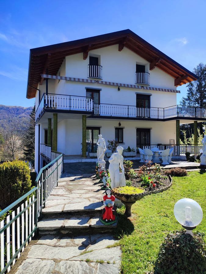 Bilocale arredato in affitto a Centro Valle Intelvi