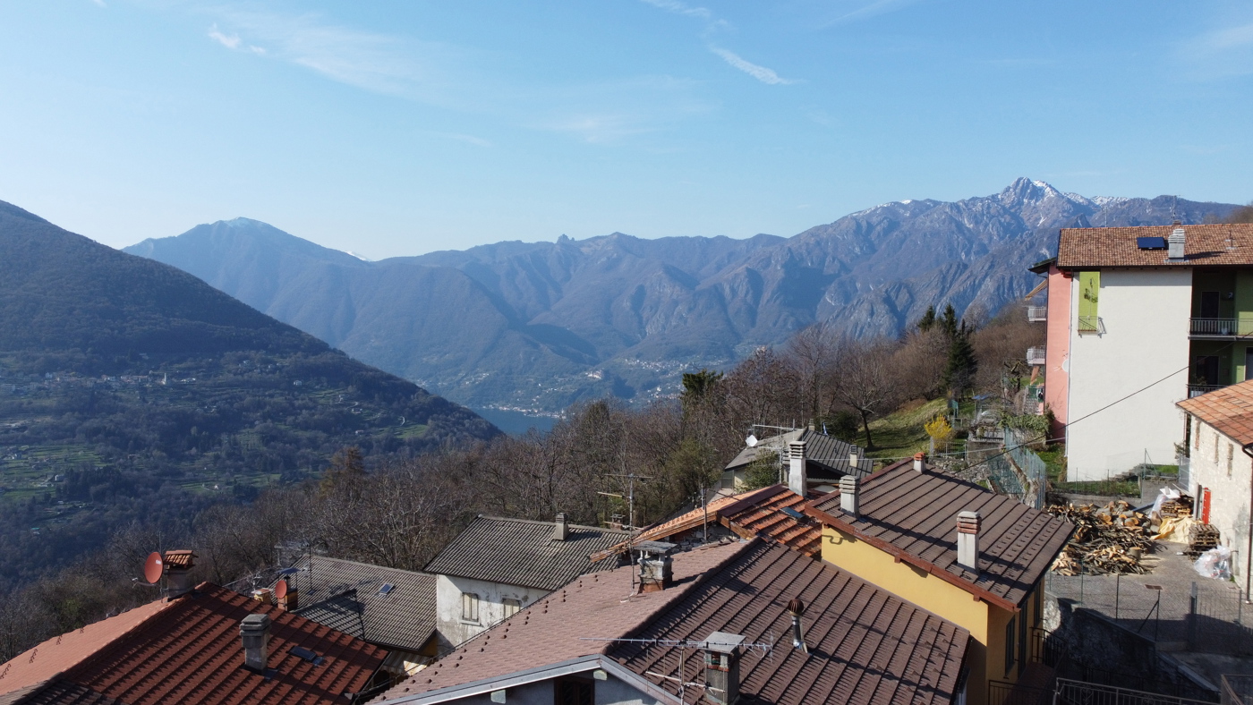 Casa indipendente in vendita a Ponna