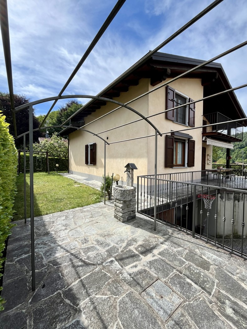 Villa in vendita a Centro Valle Intelvi