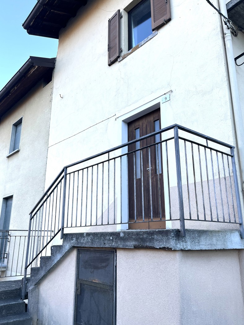 Casa indipendente da ristrutturare a Cusino