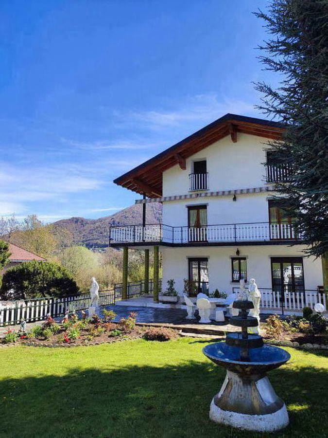 Bilocale arredato in affitto a Centro Valle Intelvi