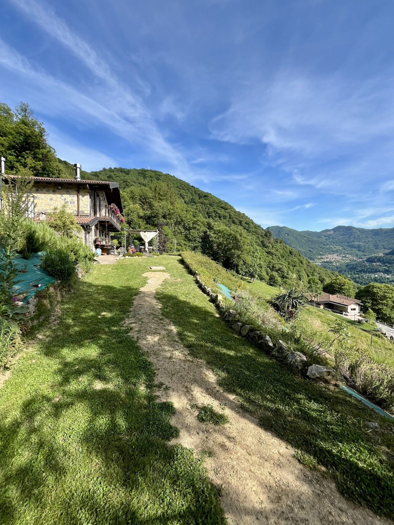 Villa in vendita a Blessagno
