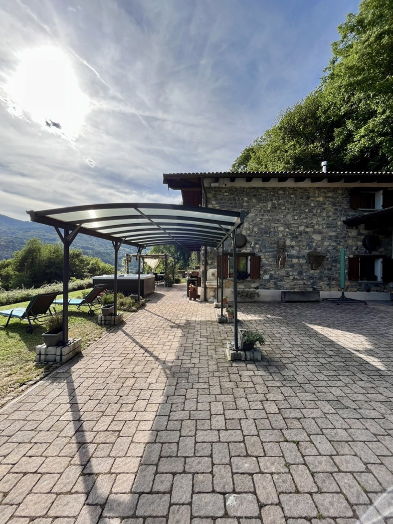 Villa in vendita a Blessagno