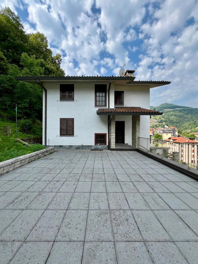 Villa in vendita a Schignano