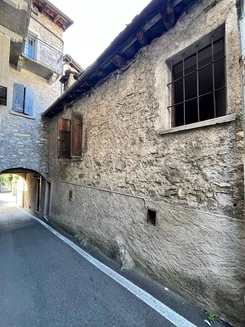 Casa indipendente in vendita a Dizzasco
