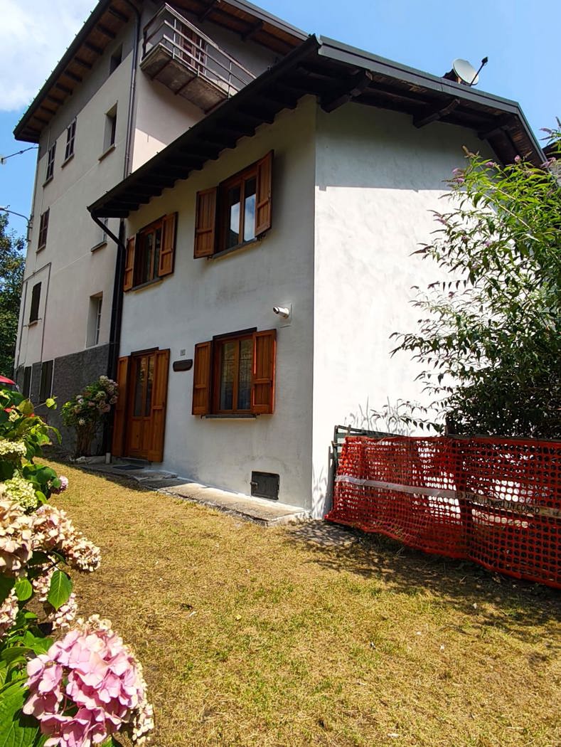 Appartamento in vendita a Schignano