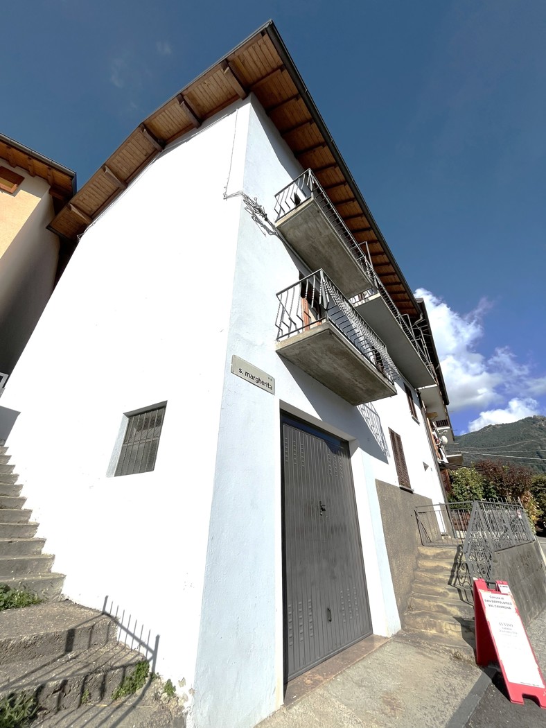 Casa indipendente da ristrutturare a San Bartolomeo Val Cavargna
