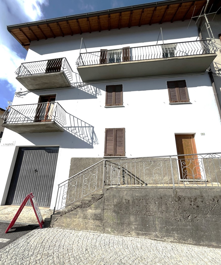 Casa indipendente da ristrutturare a San Bartolomeo Val Cavargna