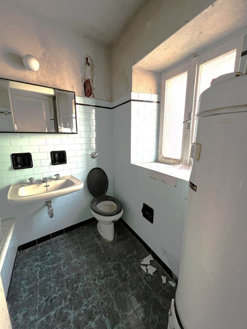 Casa indipendente da ristrutturare a San Bartolomeo Val Cavargna