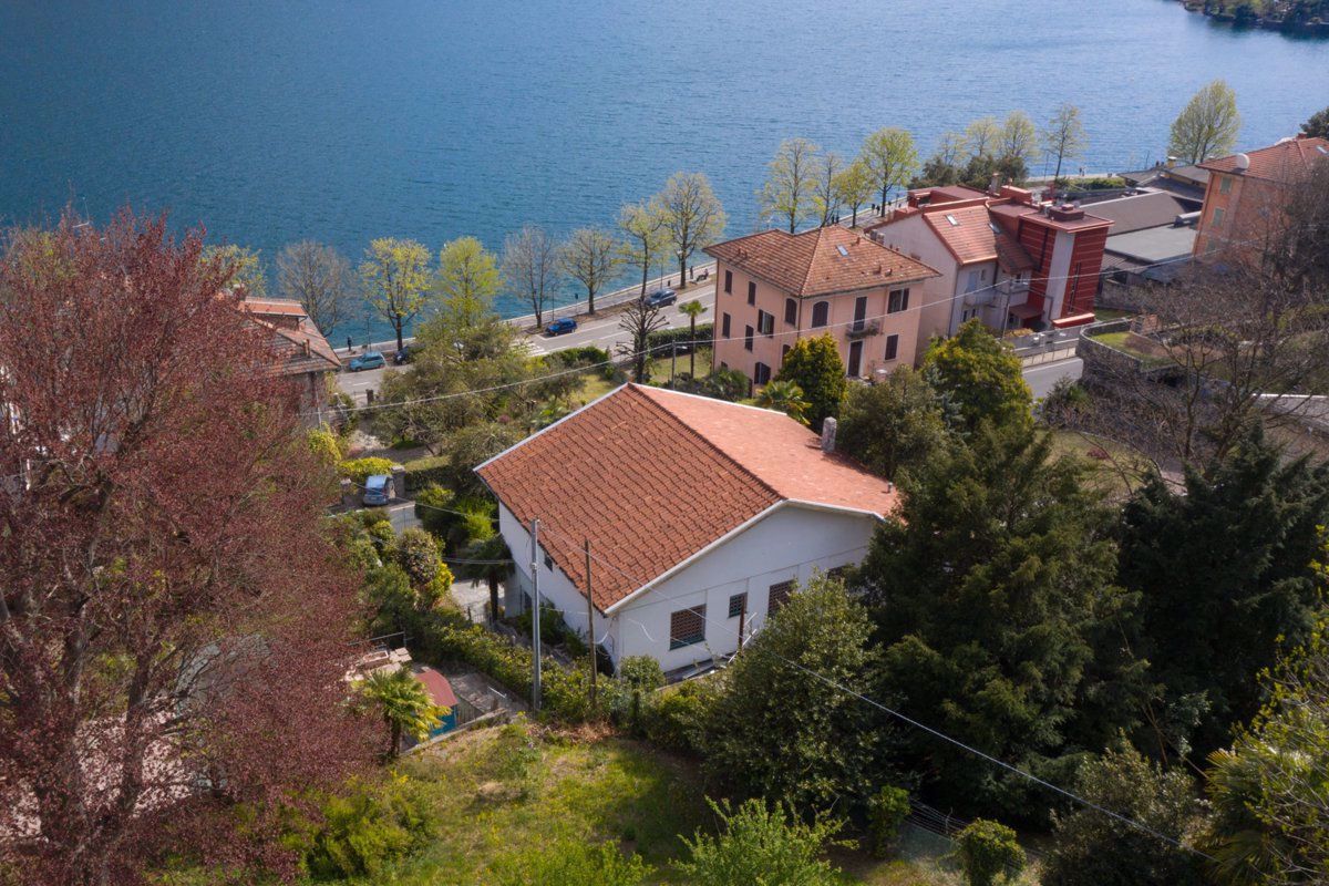 Villa con giardino a Omegna