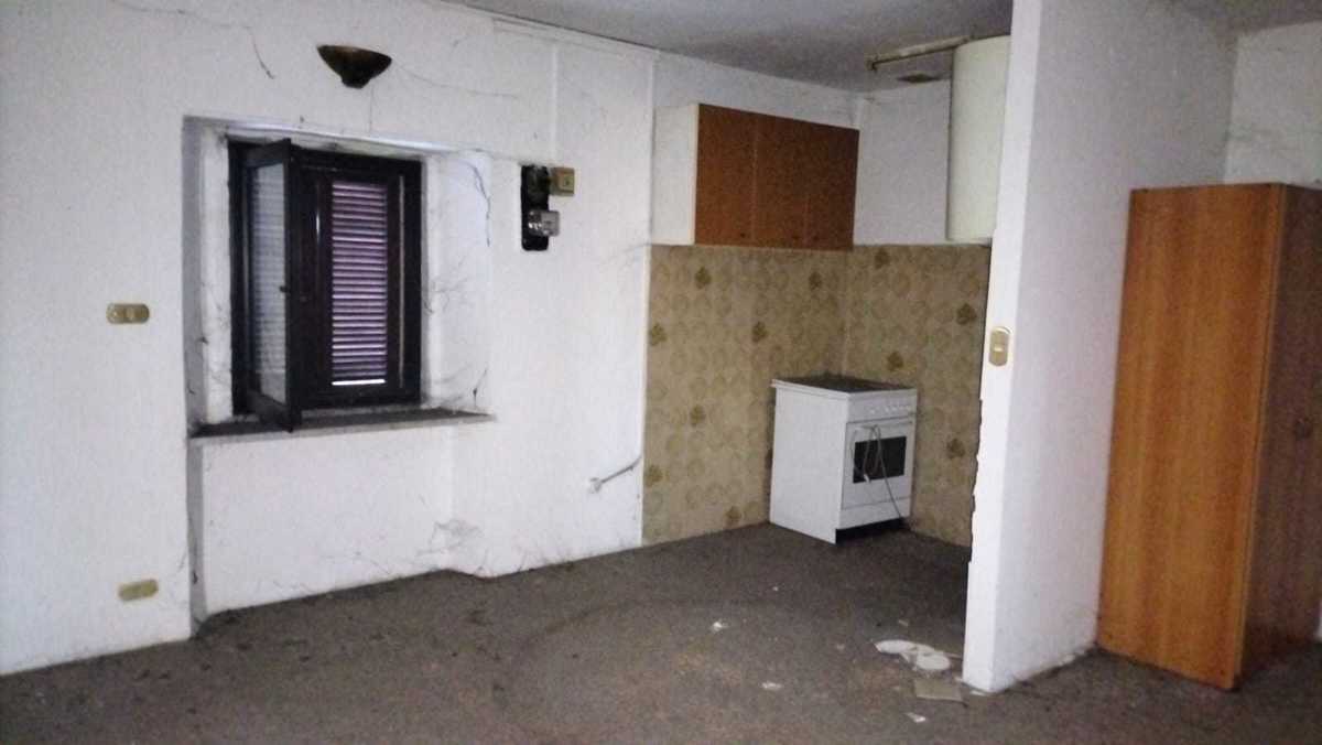 Casa indipendente da ristrutturare a Dormelletto