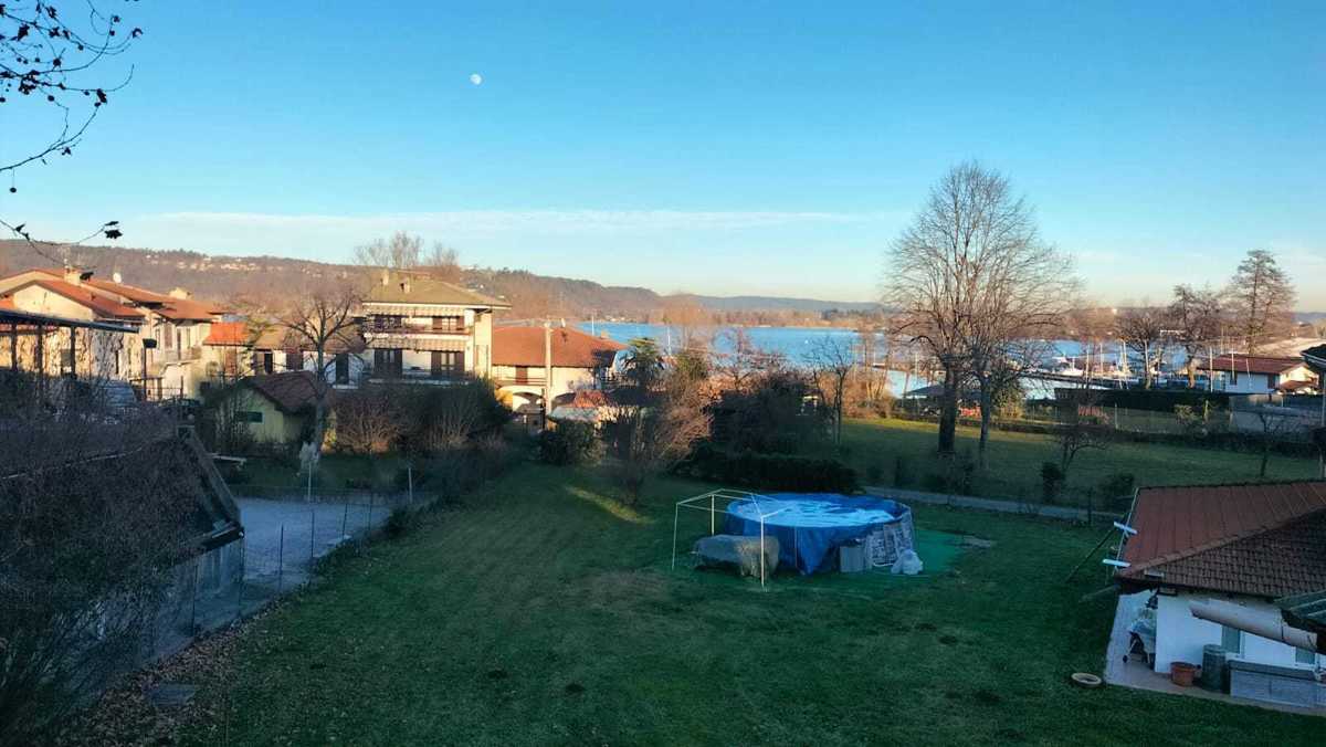 Casa indipendente da ristrutturare a Dormelletto