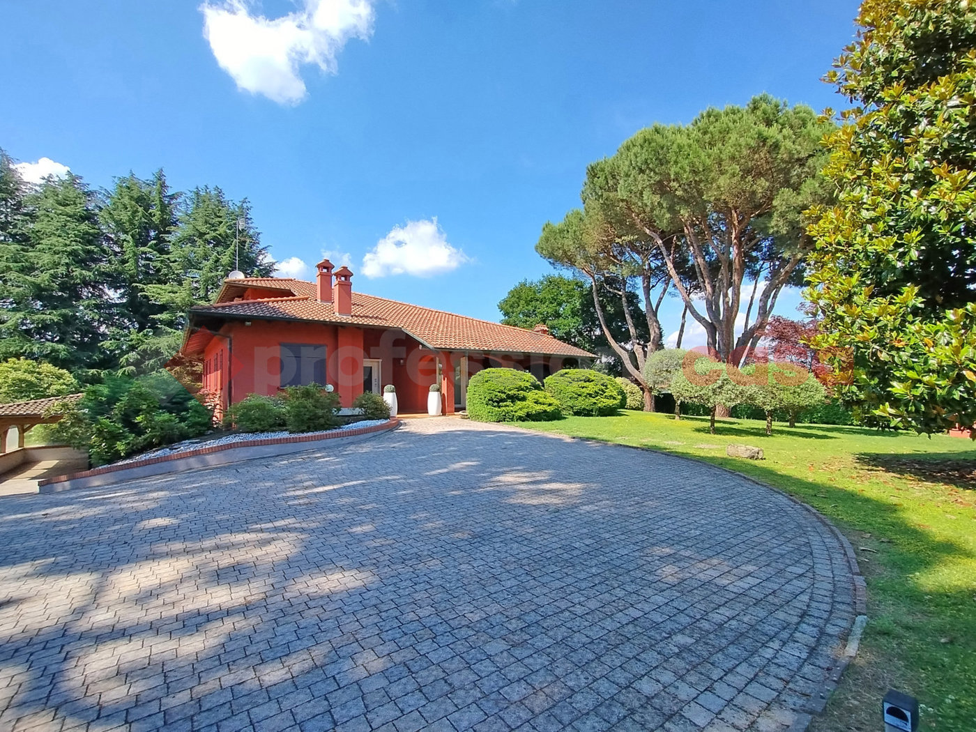 Casa indipendente con giardino a Dormelletto