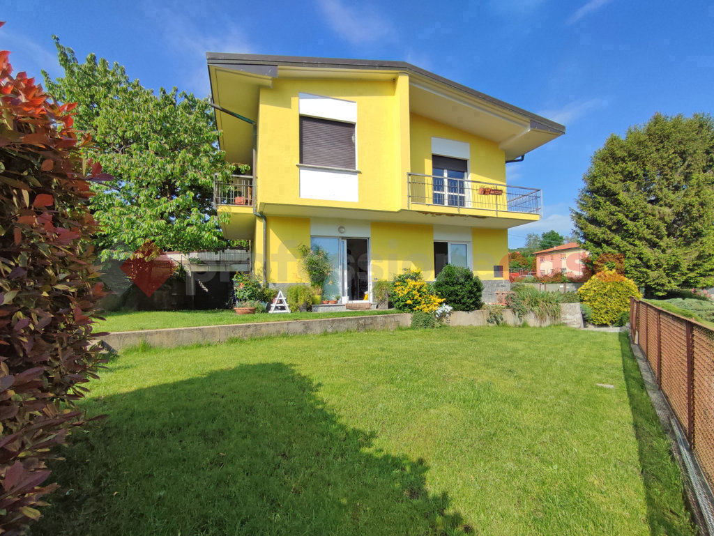 Casa indipendente con giardino a Arona